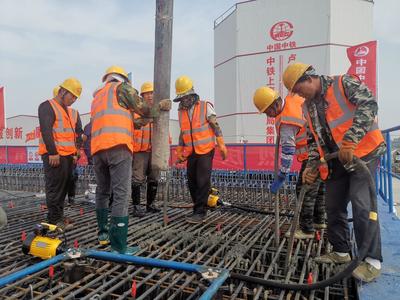 滬渝蓉高鐵天門段首榀箱梁成功澆筑，工程建設取得關鍵節點突破